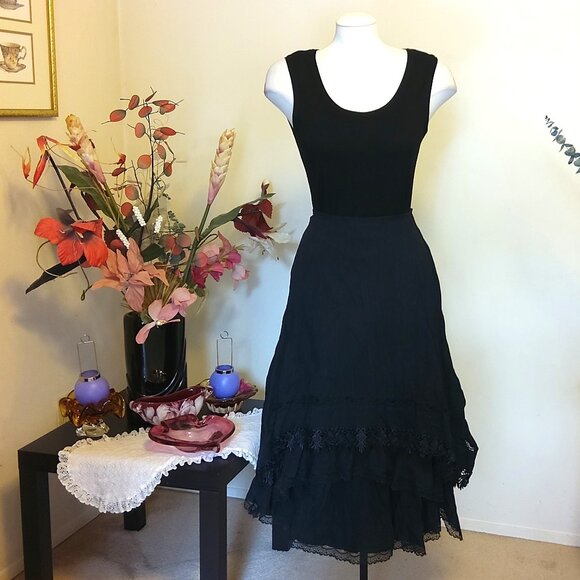 NWT Women Black 3-Layers of Tiered Ruffle Lace Design Midi Skirt L 12 - Picture 5 of 11